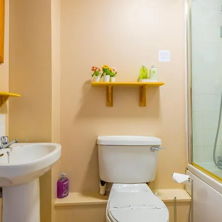 Temple Wall - Contractors, Families - Free Parking By Prescott Apartments Holiday home *