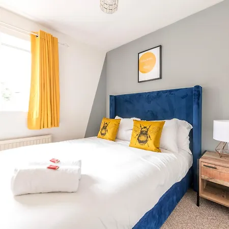 Temple Wall - Contractors, Families - Free Parking By Prescott Apartments Bristol