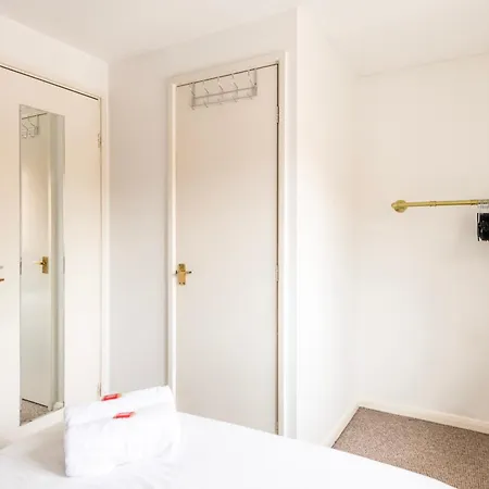 Temple Wall - Contractors, Families - Free Parking By Prescott Apartments Holiday home *